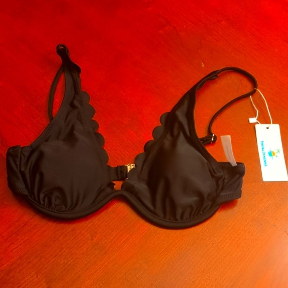Beachsissi Scalloped Hem Black Bikini Top Size M
